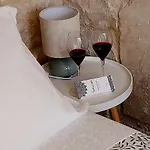 Tirella Apartment